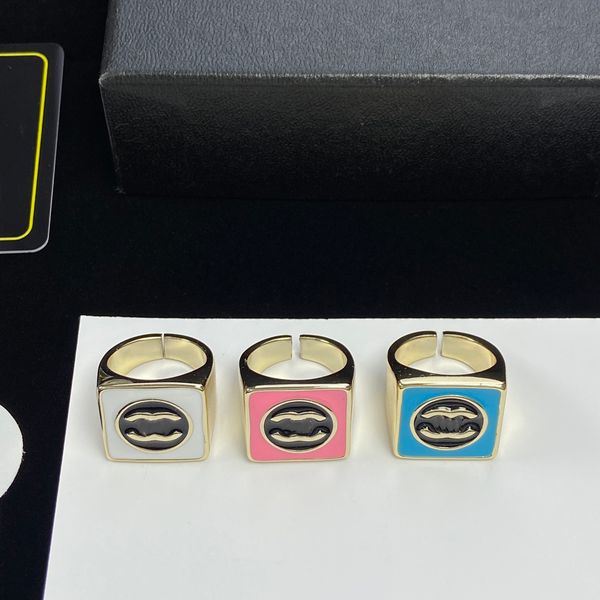 designer for lady women ccity open ring with side stones high-quality banquet accessories women c logo wedding rings 8956, Silver
designer for lady women ccity open ring with side stones high-quality banquet accessories women c logo wedding rings 8956, Silver