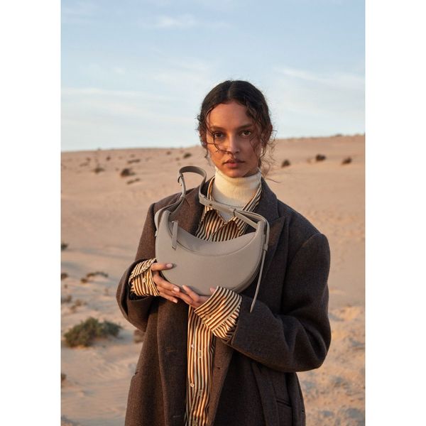 designer bag half-moon bag underarm pouch full-grain textured smooth tote designer zip crossbody women hobo handbags shoulder bags purse
designer bag half-moon bag underarm pouch full-grain textured smooth tote designer zip crossbody women hobo handbags shoulder bags purse
