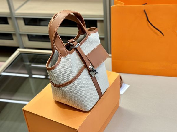 luxury decoration bag vegetable basket girl summer texture small commuter simple handheld shopping bags shoulder bag tote bags
luxury decoration bag vegetable basket girl summer texture small commuter simple handheld shopping bags shoulder bag tote bags