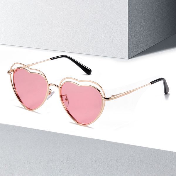 summer new designer polarized sunglasses for women fashion decorative hollow-out anti-ultraviolet spring leg heart glasses gold frame with b, White;black
summer new designer polarized sunglasses for women fashion decorative hollow-out anti-ultraviolet spring leg heart glasses gold frame with b, White;black