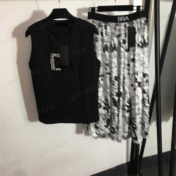 designer dress two pieces set printed high waist half skirt pearl studded diamond letter tank fashion designer women clothing summer casual, White
designer dress two pieces set printed high waist half skirt pearl studded diamond letter tank fashion designer women clothing summer casual, White