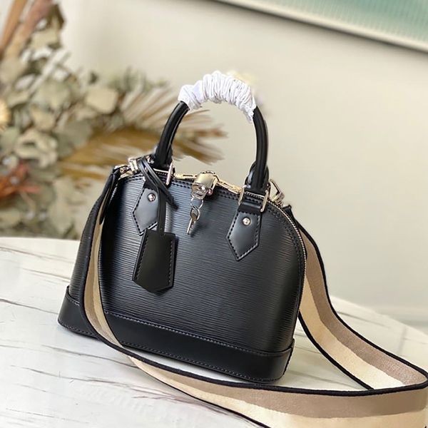 designer shell bags luxury shoulder bags 1:1 quality genuine leather handbags with box ml074
designer shell bags luxury shoulder bags 1:1 quality genuine leather handbags with box ml074