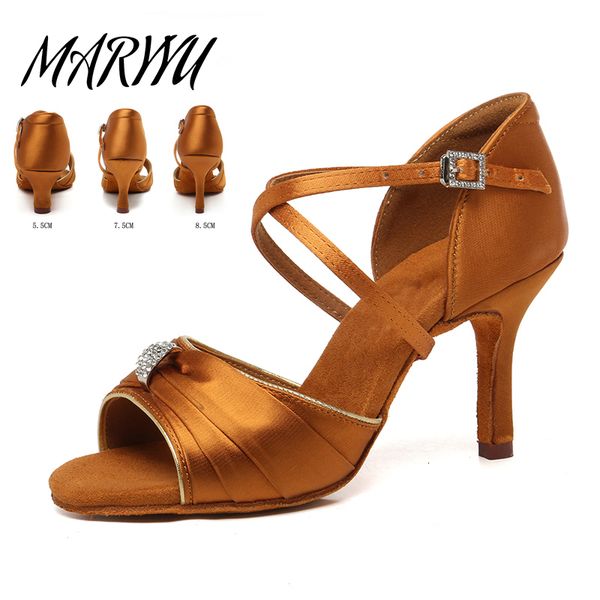 dance shoes latin dance shoes women ballroom shoes dance-shoes soft ladies girls tango jazz dance shoes salsa sandal drop 230518
dance shoes latin dance shoes women ballroom shoes dance-shoes soft ladies girls tango jazz dance shoes salsa sandal drop 230518