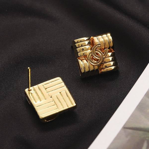 18k gold plated luxury designers letter earring stud famous women retro style square earring wedding party jewerlry accessory 20style, Golden;silver
18k gold plated luxury designers letter earring stud famous women retro style square earring wedding party jewerlry accessory 20style, Golden;silver