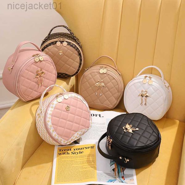 2023 embroidered lingge mooncake bag niche design high-end fashionable and versatile women's small round bag diy
2023 embroidered lingge mooncake bag niche design high-end fashionable and versatile women's small round bag diy