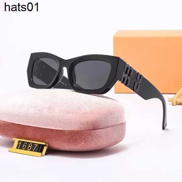 miu fashion trend retro women's eyeglass outdoor special tourist street pgraph sunglasses uv400, White;black
miu fashion trend retro women's eyeglass outdoor special tourist street pgraph sunglasses uv400, White;black