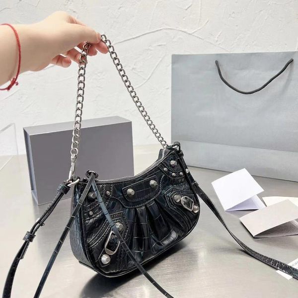 shoulder bags 7a le cagole motorcycle handbags tote bag women lady luxury designers genuine leather crossbody clutch wallet purse pochette
shoulder bags 7a le cagole motorcycle handbags tote bag women lady luxury designers genuine leather crossbody clutch wallet purse pochette