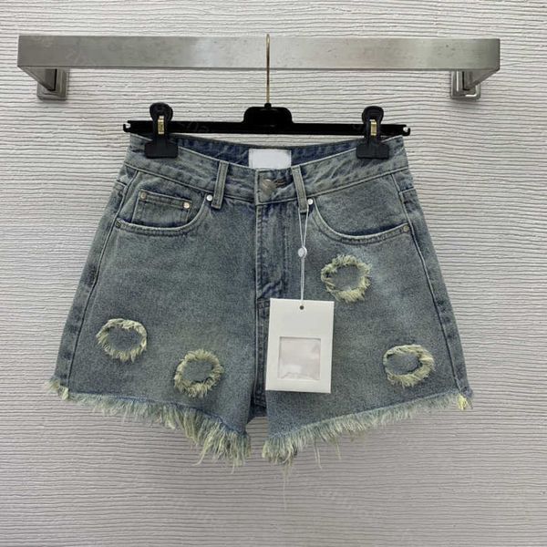 23ss womens designer clothing womens shorts alphabet logo embroidery three-dimensional stick cloth fringed edge wide leg look slim denim sho, White;black
23ss womens designer clothing womens shorts alphabet logo embroidery three-dimensional stick cloth fringed edge wide leg look slim denim sho, White;black