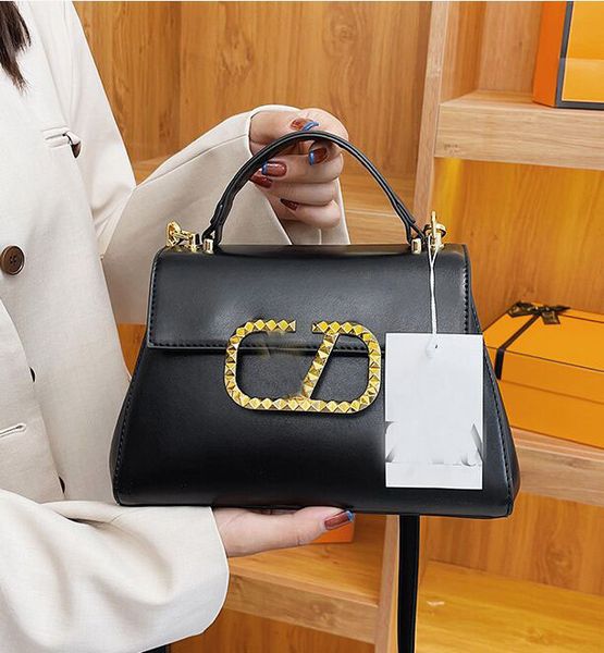 evening bags fashion women bag 2023 new high-quality long portable shoulder bag size 24-11-17cm
evening bags fashion women bag 2023 new high-quality long portable shoulder bag size 24-11-17cm