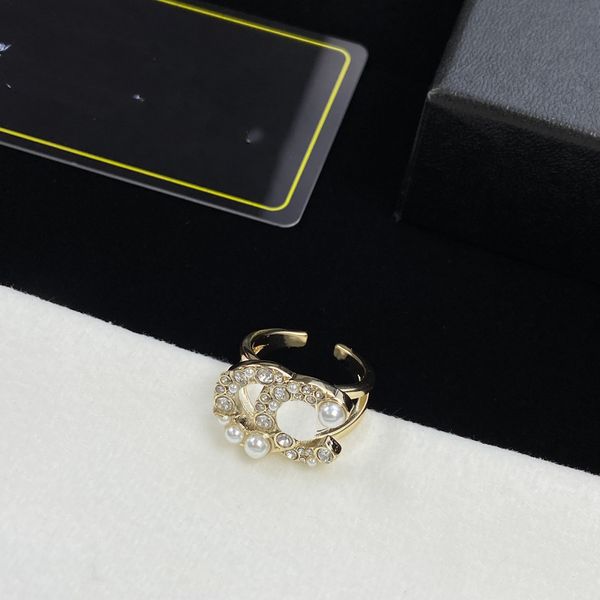 designer for lady women ccity open ring with side stones high-quality banquet accessories women channel c logo wedding rings 83, Silver
designer for lady women ccity open ring with side stones high-quality banquet accessories women channel c logo wedding rings 83, Silver