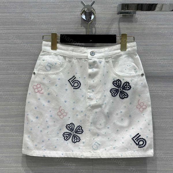 23ss designer skirts wrap skirt womens designer clothing heavy craft camellia hollowed out embroidery denim half skirt women clothes a1, Black
23ss designer skirts wrap skirt womens designer clothing heavy craft camellia hollowed out embroidery denim half skirt women clothes a1, Black