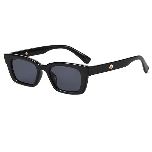 sunglasses for meneuropean and american sunglasses for women, fashionable and retro trend, White;black
sunglasses for meneuropean and american sunglasses for women, fashionable and retro trend, White;black