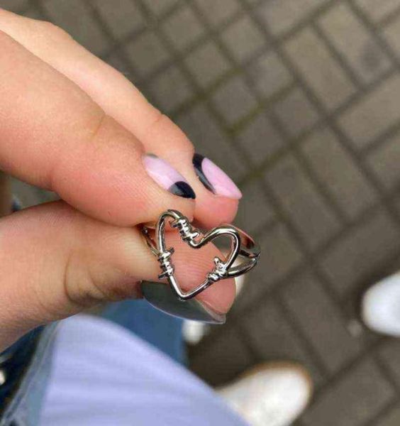 2021 punk ancient hollow heart ring chain thorns entanglement rings love women girls wedding hiphop jewelry party gift1638597, Silver
2021 punk ancient hollow heart ring chain thorns entanglement rings love women girls wedding hiphop jewelry party gift1638597, Silver