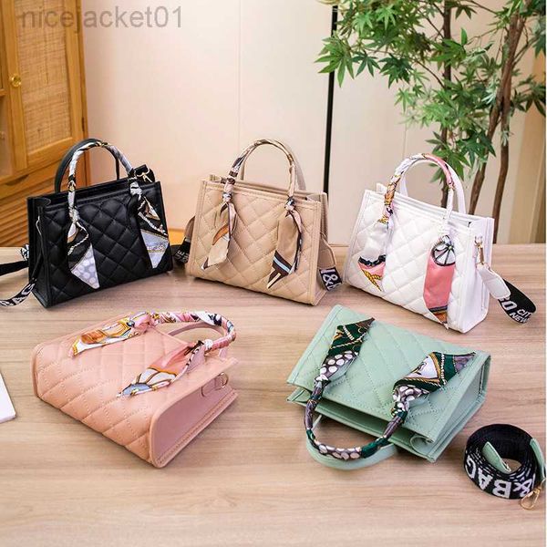 2023 bag new product spring/summer bags embroidered bow tie tote bag pu fashion niche handbag
2023 bag new product spring/summer bags embroidered bow tie tote bag pu fashion niche handbag