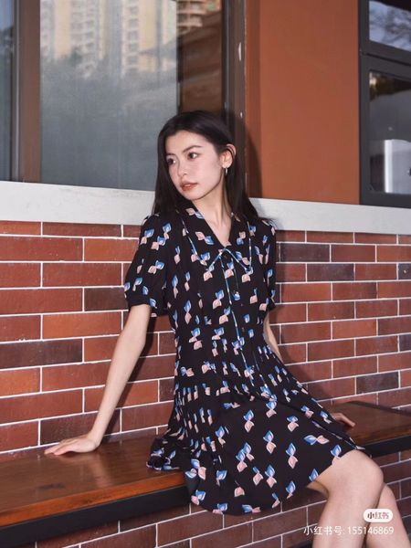 2023 designer dress long robe pink blue black bow shirt collar commuter dress, Black;gray
2023 designer dress long robe pink blue black bow shirt collar commuter dress, Black;gray