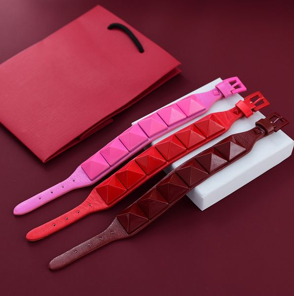 vaientino bracelet designer for woman highest counter advanced materials 5a t0p exquisite gift cowhide material classic style fashion luxury, Golden;silver
vaientino bracelet designer for woman highest counter advanced materials 5a t0p exquisite gift cowhide material classic style fashion luxury, Golden;silver