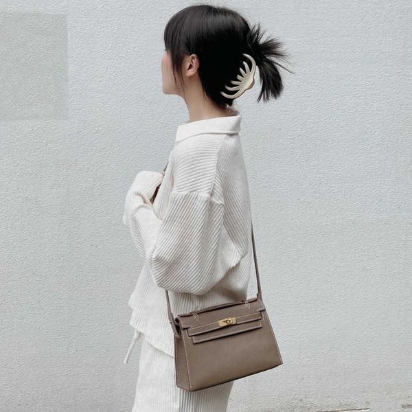 no box new hand print kaili mini bag chain one shoulder slant cross hand leather bag for women in spring and summer
no box new hand print kaili mini bag chain one shoulder slant cross hand leather bag for women in spring and summer