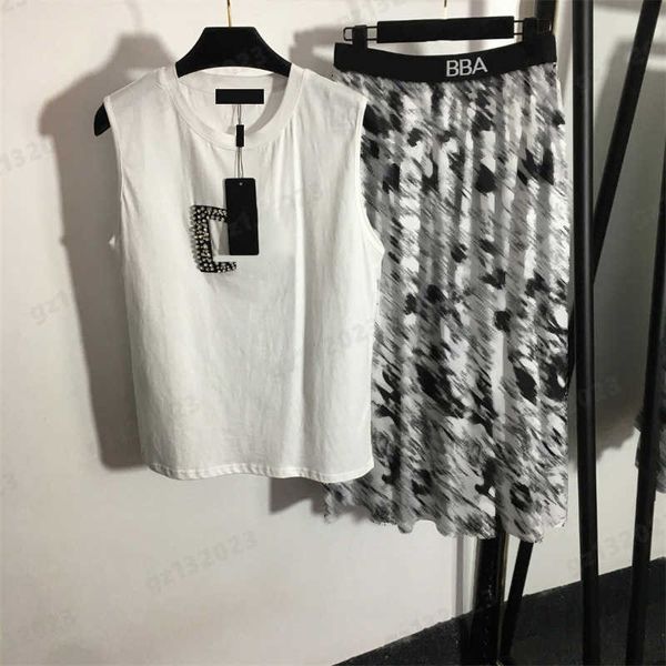 designer dress two pieces set printed high waist half skirt pearl studded diamond letter tank fashion designer women clothing summer casual, White
designer dress two pieces set printed high waist half skirt pearl studded diamond letter tank fashion designer women clothing summer casual, White