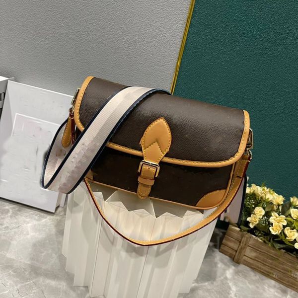 2023 88 designer bag handbags purse ladies messenger shoulderbags designers purses inclined shoulder bag cross tote
2023 88 designer bag handbags purse ladies messenger shoulderbags designers purses inclined shoulder bag cross tote