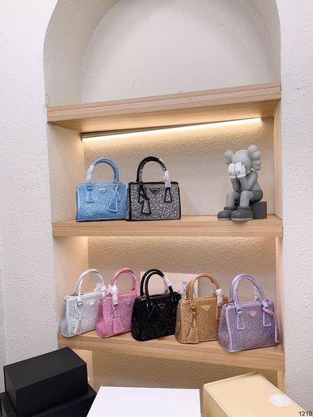 designer bag luxury bag new pra crystal killer bag gold/silver retro small square bag senior fashion everything one shoulder oblique span bi
designer bag luxury bag new pra crystal killer bag gold/silver retro small square bag senior fashion everything one shoulder oblique span bi