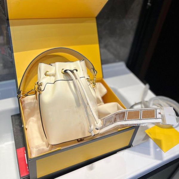 luxury bucket bag party r bags fashion crossbody high-quality handbags shopping women travel cross body wholesale handbag artwork
luxury bucket bag party r bags fashion crossbody high-quality handbags shopping women travel cross body wholesale handbag artwork