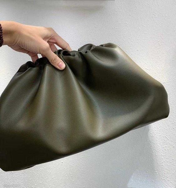 genuine leather famous desinger brand the pouch soft calfskin ladies large clutch bag hand fashion women cloud bag
genuine leather famous desinger brand the pouch soft calfskin ladies large clutch bag hand fashion women cloud bag