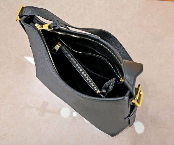 carryall designer bags tote bag luxury handbags women shoulder bags leather embossed flowers letter empreinte totes lady fashion makeup purs
carryall designer bags tote bag luxury handbags women shoulder bags leather embossed flowers letter empreinte totes lady fashion makeup purs