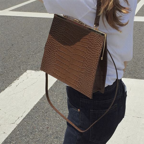 waist bag bag handbags vintage shell clip shouder pattern evening clutch purse lady alligator leather messenger 23519
waist bag bag handbags vintage shell clip shouder pattern evening clutch purse lady alligator leather messenger 23519