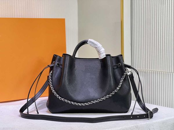 luxury designer totes leather bella tote perforation bags fashion classic handbags for women purse with pouch wallet woman
luxury designer totes leather bella tote perforation bags fashion classic handbags for women purse with pouch wallet woman