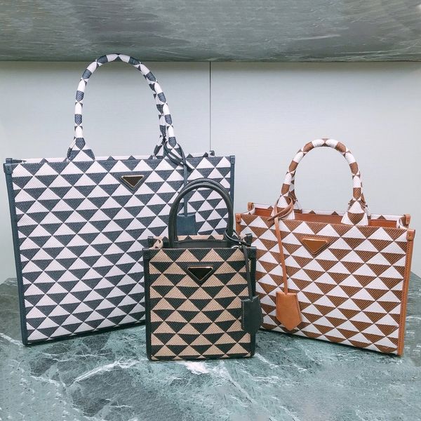 embossed 3 size symbole triangle prad bags for man womens travel beach designer bag purses canvas shoulder crossbody luxury handbag wholesal
embossed 3 size symbole triangle prad bags for man womens travel beach designer bag purses canvas shoulder crossbody luxury handbag wholesal