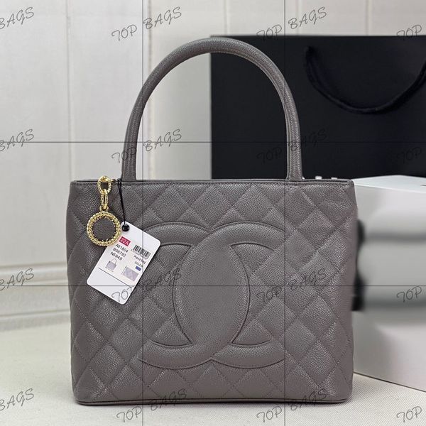 tote bag fashion women designer bag shoulder bag shopping bag new arrival beach bag genuine leather bag travel bag
tote bag fashion women designer bag shoulder bag shopping bag new arrival beach bag genuine leather bag travel bag
