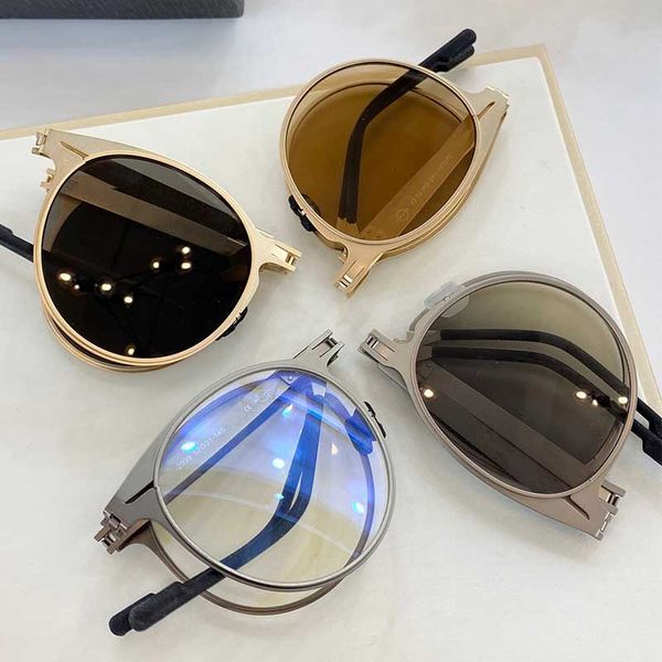brand designer lady foldable sunclasses favorite by fashion trendsetters womens fashion show sunset mens casual riding sunglasses 2039, White;black
brand designer lady foldable sunclasses favorite by fashion trendsetters womens fashion show sunset mens casual riding sunglasses 2039, White;black