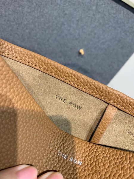 designer bags leather bag large capacity shoulder cowhide hand mother lichee grain head layer bucketclassic tote bag the row v9ip
designer bags leather bag large capacity shoulder cowhide hand mother lichee grain head layer bucketclassic tote bag the row v9ip
