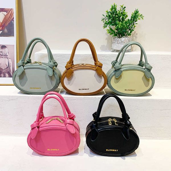network red contrast color trend portable small 2022 new texture letter fashion shoulder crossbody women's bag
network red contrast color trend portable small 2022 new texture letter fashion shoulder crossbody women's bag