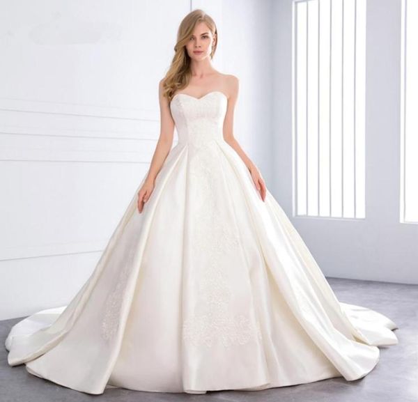 2021 sweetheart ball gown satin wedding dress pearl lace appliques bridesmaid dresses princess luxury cathedral train vestidos de 2062449, White
2021 sweetheart ball gown satin wedding dress pearl lace appliques bridesmaid dresses princess luxury cathedral train vestidos de 2062449, White