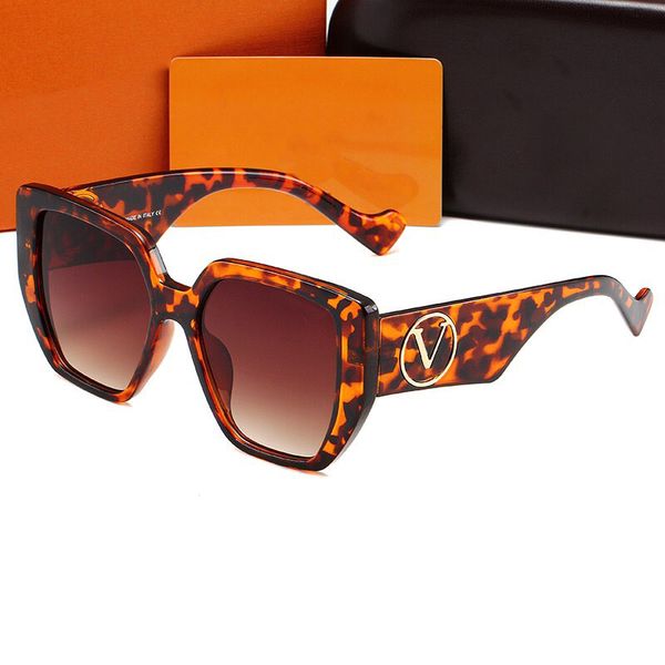 new square designer glasses luxury woman sunglasses lunette de soleil black frame driving brand outdoor sports eyewear, White;black
new square designer glasses luxury woman sunglasses lunette de soleil black frame driving brand outdoor sports eyewear, White;black