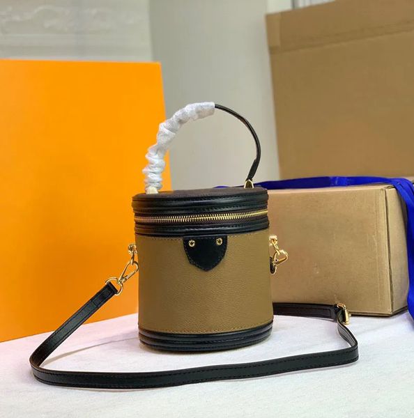 classic m43986 women cannes luxurys designers shoulders bag fashion lady leather zipper bags cylinder cases toiletry kits tote crossbody han
classic m43986 women cannes luxurys designers shoulders bag fashion lady leather zipper bags cylinder cases toiletry kits tote crossbody han