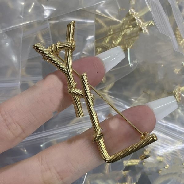 13 style luxury brand designer simple letter y pins brooches women gold ysltiy cape buckle brooch suit pin wedding party jewelry accessories, Gray
13 style luxury brand designer simple letter y pins brooches women gold ysltiy cape buckle brooch suit pin wedding party jewelry accessories, Gray