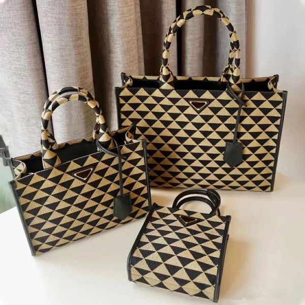 vintage large capacity tote beach shopping clutch bag womens mens luxurys designer symbole triangle duffle bag crossbody shoulder sport hand
vintage large capacity tote beach shopping clutch bag womens mens luxurys designer symbole triangle duffle bag crossbody shoulder sport hand