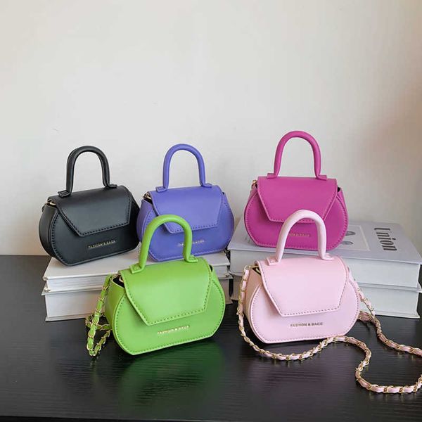 women's 2022 new candy color handbag girls' chain crossbody concave shape gourd mouth red bag
women's 2022 new candy color handbag girls' chain crossbody concave shape gourd mouth red bag