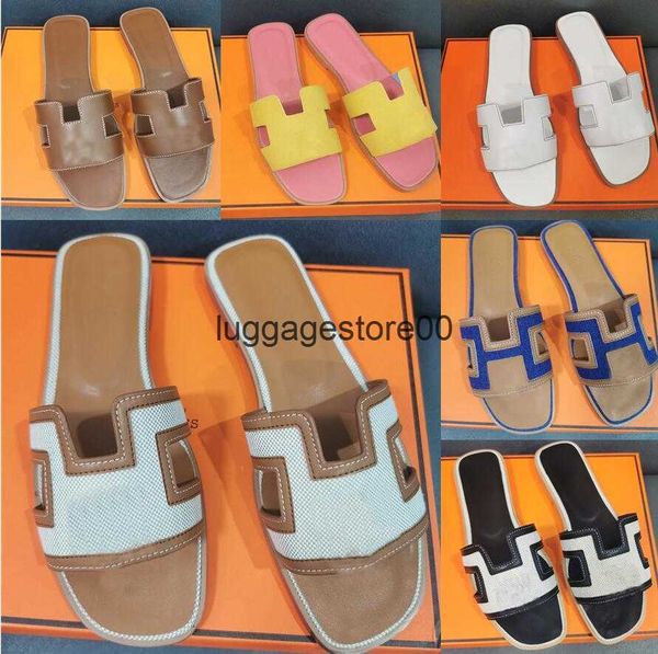 new designer slippers casual leather ladies oran sandals beach shoes jelly shoes 35-42 sizes, Black
new designer slippers casual leather ladies oran sandals beach shoes jelly shoes 35-42 sizes, Black
