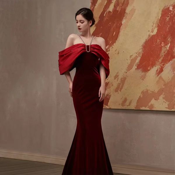2023 velvet vintage mother of bride dress red beaded jewel sequin appliques off shoulder godmother wedding party gowns robe de soiree weddin, Black;red
2023 velvet vintage mother of bride dress red beaded jewel sequin appliques off shoulder godmother wedding party gowns robe de soiree weddin, Black;red