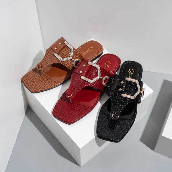 2022 new stone pattern herringbone clamping slips fashion rhinestone belt buckle casual flat bottom women's sandals, Black
2022 new stone pattern herringbone clamping slips fashion rhinestone belt buckle casual flat bottom women's sandals, Black
