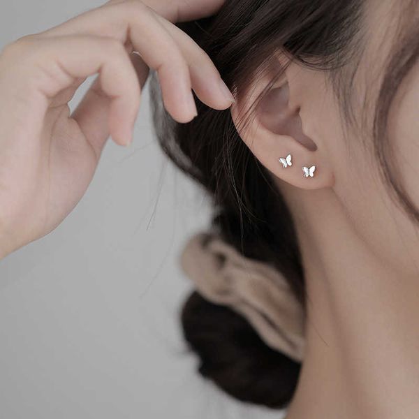 charm 925 sterling silver cute mini butterfly small stud earrings children girl simple romantic piercing jewelry accessories aa230519, Golden
charm 925 sterling silver cute mini butterfly small stud earrings children girl simple romantic piercing jewelry accessories aa230519, Golden