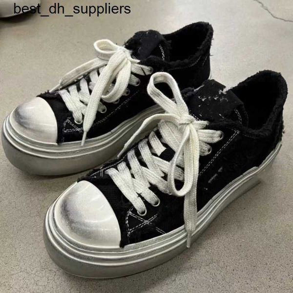 2023 spring/summer new popular cross blossom big head thick bottom lace up raw edge tassels canvas small dirty shoes, Black
2023 spring/summer new popular cross blossom big head thick bottom lace up raw edge tassels canvas small dirty shoes, Black