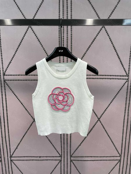 23ss womens knits womens designer clothing spring summer new heavy industry three-dimensional camellia sequin logo embroidered knitted vest, White
23ss womens knits womens designer clothing spring summer new heavy industry three-dimensional camellia sequin logo embroidered knitted vest, White
