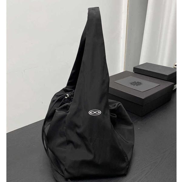 meiya eight series black strap casual large capacity versatile one shoulder stranded bag
meiya eight series black strap casual large capacity versatile one shoulder stranded bag