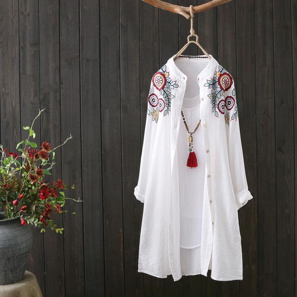 t-shirt women white shirt 100% cotton embroidery long sleeve button up blouse 2020 new fashion loose office lady casual wear
t-shirt women white shirt 100% cotton embroidery long sleeve button up blouse 2020 new fashion loose office lady casual wear