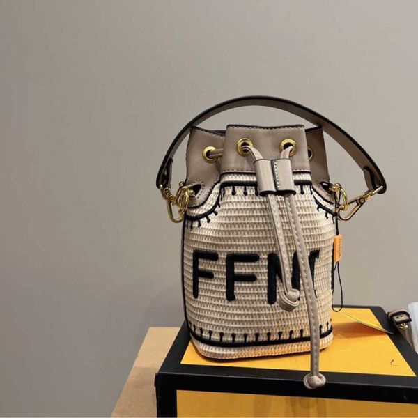 ff2023 new lafite embroidered letter straw drawstring bucket bag single shoulder messenger handbag women's mini 230519
ff2023 new lafite embroidered letter straw drawstring bucket bag single shoulder messenger handbag women's mini 230519