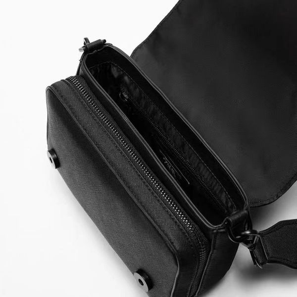 2023 new pressed pattern men's bag trendy everything single shoulder messenger bag manufacturers direct sales of large
2023 new pressed pattern men's bag trendy everything single shoulder messenger bag manufacturers direct sales of large